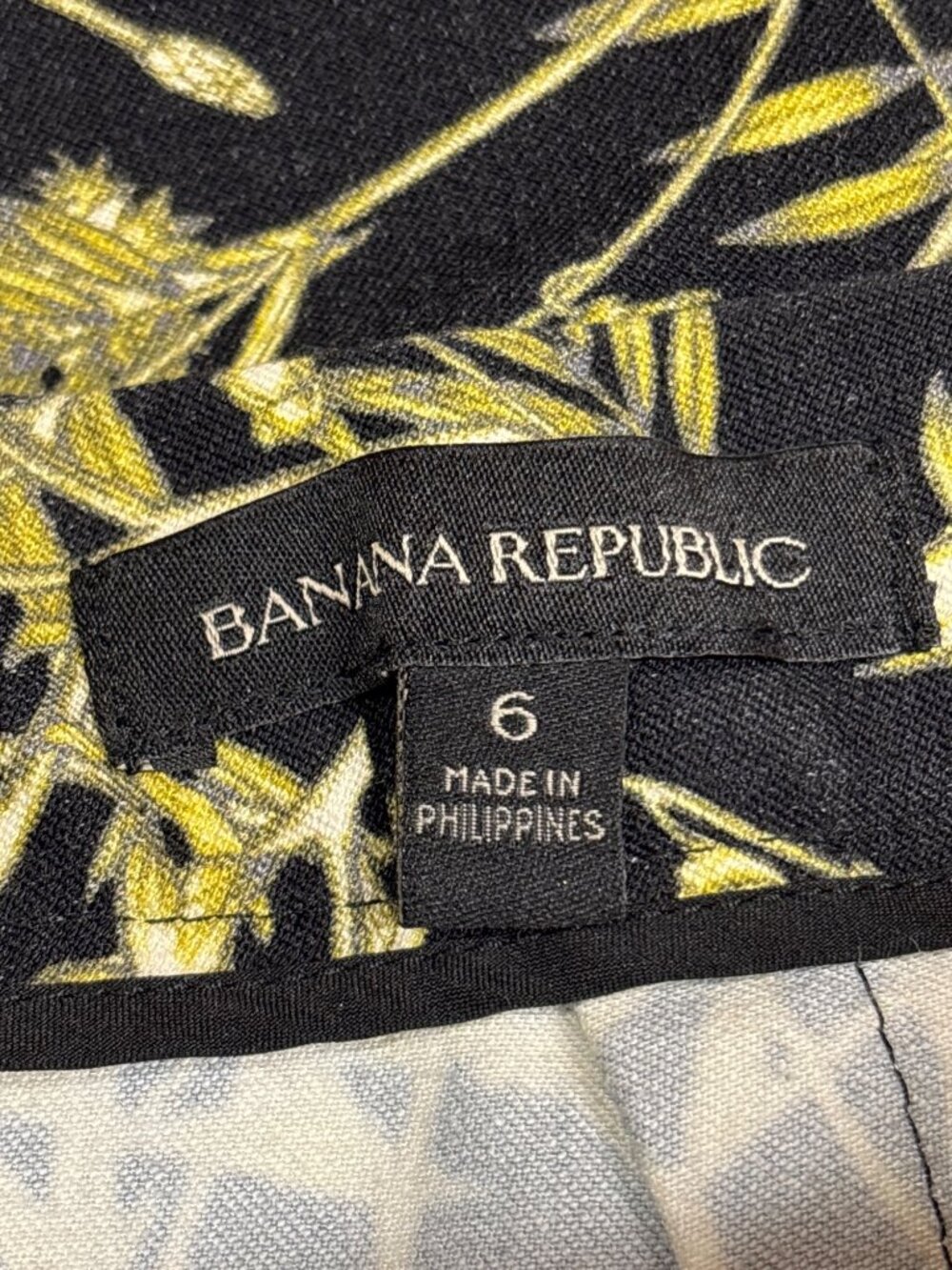 Banana Republic Midi Pencil Skirt Size 6 Black Green Cream - Picture 3 of 4